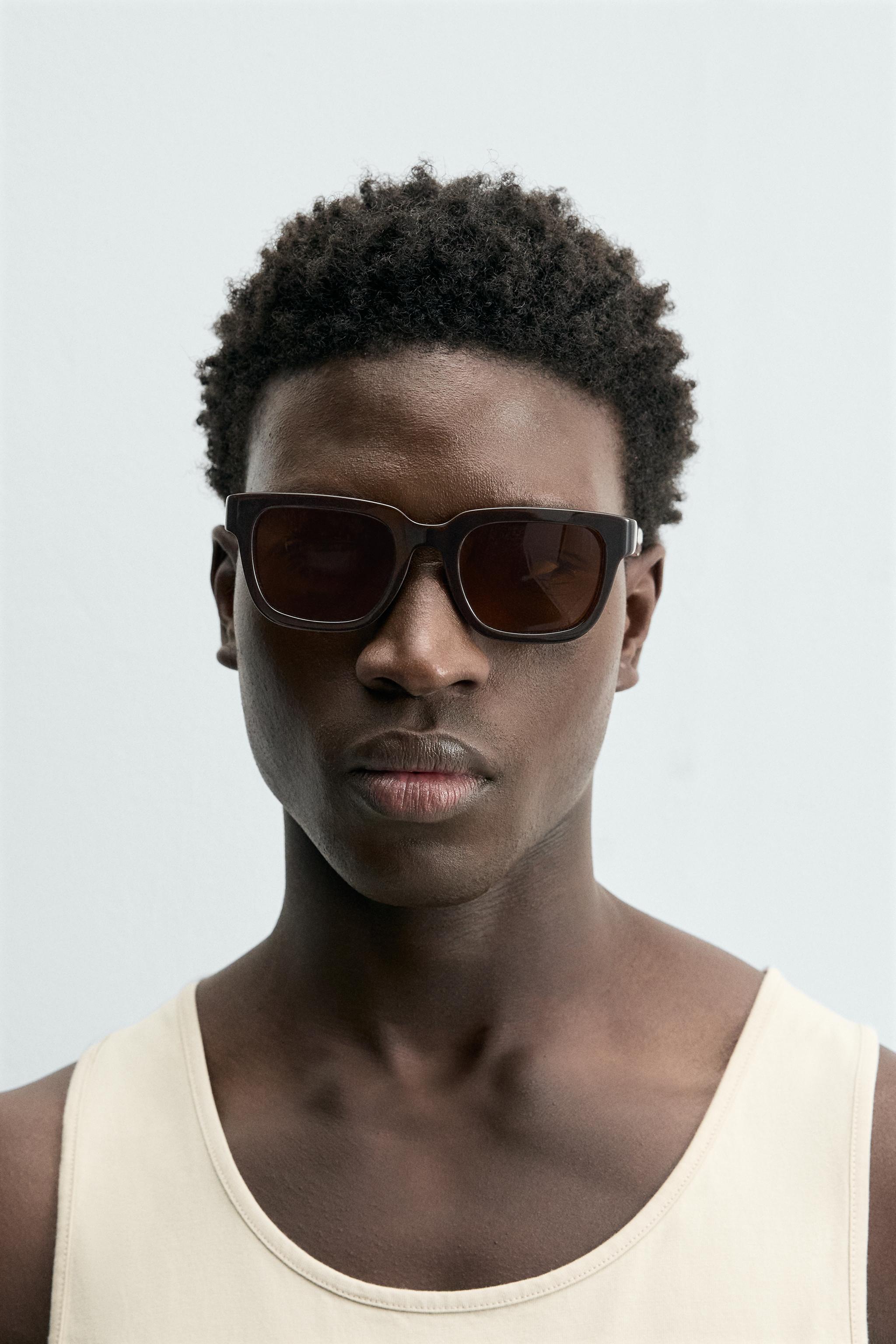 LUNETTES DE SOLEIL CARRÉES